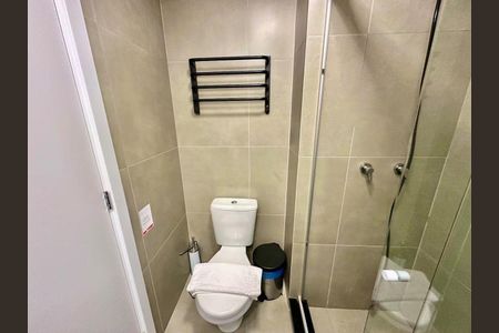 Banheiro  de apartamento para alugar com 1 quarto, 24m² em Auxiliadora, Porto Alegre