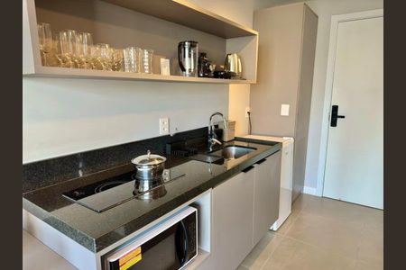 Cozinha de apartamento para alugar com 1 quarto, 24m² em Auxiliadora, Porto Alegre