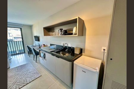 Cozinha de apartamento para alugar com 1 quarto, 24m² em Auxiliadora, Porto Alegre