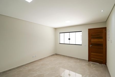 Sala de casa à venda com 3 quartos, 143m² em Parque Maria Domitila, São Paulo