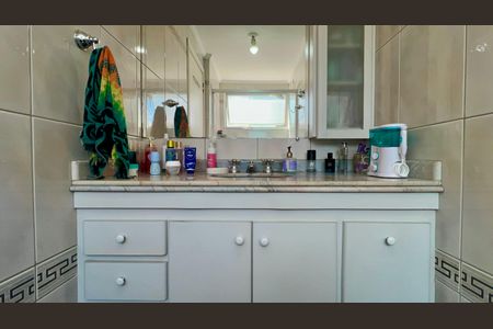 Apartamento à venda com 117m², 3 quartos e 2 vagas Apartamento à venda com 117m², 3 quartos e 2 vagasBanheiro da Suíte