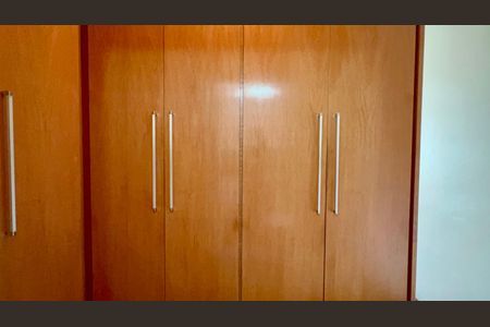 Apartamento à venda com 117m², 3 quartos e 2 vagas Apartamento à venda com 117m², 3 quartos e 2 vagasCloset da suíte