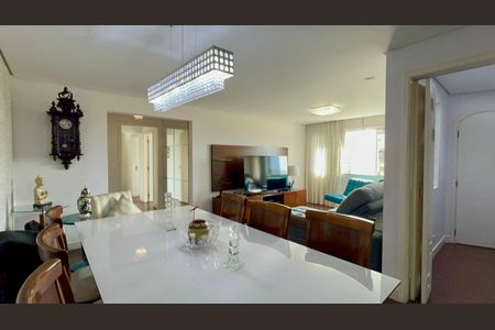 Apartamento à venda com 117m², 3 quartos e 2 vagas Apartamento à venda com 117m², 3 quartos e 2 vagasSala de Jantar