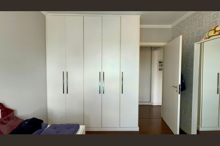 Apartamento à venda com 117m², 3 quartos e 2 vagas Apartamento à venda com 117m², 3 quartos e 2 vagasQuarto 1