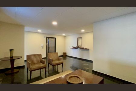 Apartamento à venda com 117m², 3 quartos e 2 vagas Apartamento à venda com 117m², 3 quartos e 2 vagasHall de entrada