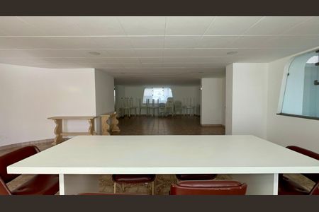 Apartamento à venda com 117m², 3 quartos e 2 vagas Apartamento à venda com 117m², 3 quartos e 2 vagasSalão de Festas