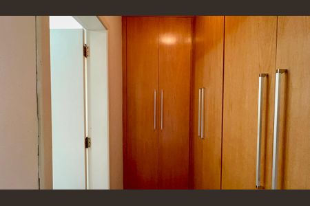 Apartamento à venda com 117m², 3 quartos e 2 vagas Apartamento à venda com 117m², 3 quartos e 2 vagasCloset da suíte