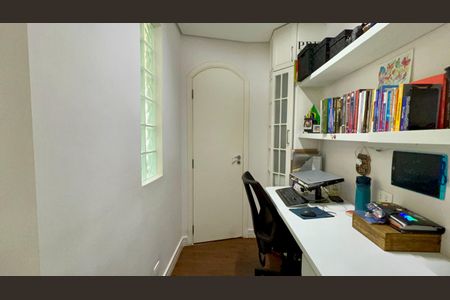 Apartamento à venda com 117m², 3 quartos e 2 vagas Apartamento à venda com 117m², 3 quartos e 2 vagasEscritório