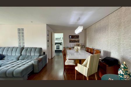 Apartamento à venda com 117m², 3 quartos e 2 vagas Apartamento à venda com 117m², 3 quartos e 2 vagasSala de Jantar