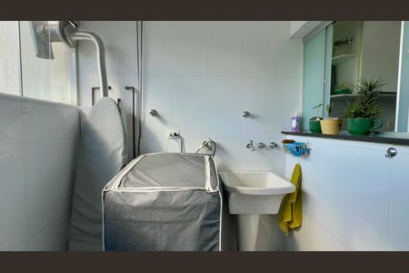 Apartamento à venda com 117m², 3 quartos e 2 vagas Apartamento à venda com 117m², 3 quartos e 2 vagasÁrea de Serviço