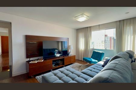 Apartamento à venda com 117m², 3 quartos e 2 vagas Apartamento à venda com 117m², 3 quartos e 2 vagasSala de TV