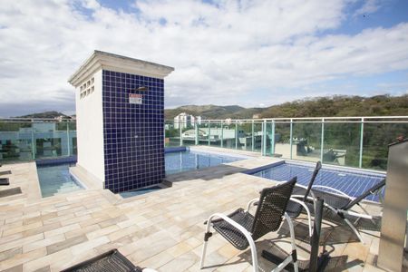 Apartamento à venda com 100m², 2 quartos e 2 vagasÁrea comum - Piscina