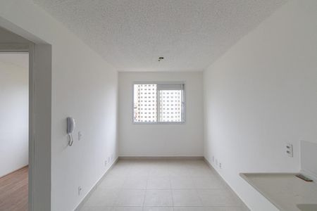 Sala/Cozinha/Área de Serviço  de apartamento à venda com 2 quartos, 32m² em Vila Carmosina, São Paulo