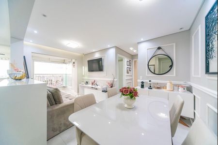 Sala de apartamento à venda com 2 quartos, 68m² em Vila Apiai, Santo André