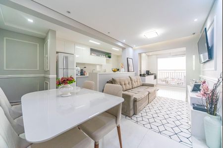 Sala de apartamento à venda com 2 quartos, 68m² em Vila Apiai, Santo André