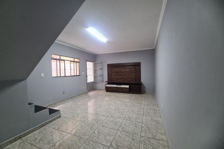 Sala de casa para alugar com 3 quartos, 150m² em Capão do Embira, São Paulo