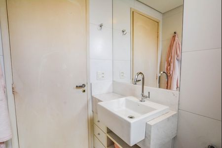 Apartamento à venda com 84m², 2 quartos e 1 vaga Apartamento à venda com 84m², 2 quartos e 1 vagaBanheiro da Suíte