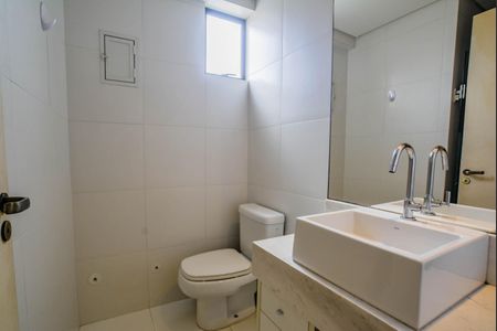 Apartamento à venda com 84m², 2 quartos e 1 vaga Apartamento à venda com 84m², 2 quartos e 1 vagaBanheiro Social