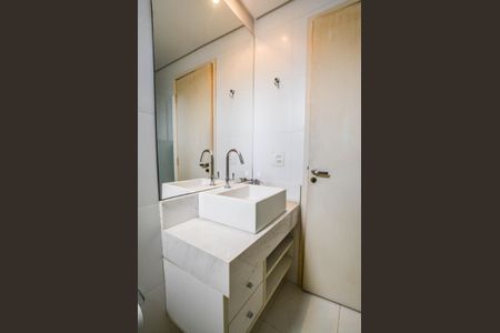 Apartamento à venda com 84m², 2 quartos e 1 vaga Apartamento à venda com 84m², 2 quartos e 1 vagaBanheiro Social