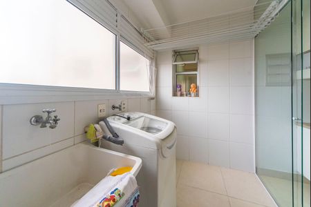 Apartamento à venda com 90m², 3 quartos e 2 vagas Apartamento à venda com 90m², 3 quartos e 2 vagasÁrea de Serviço