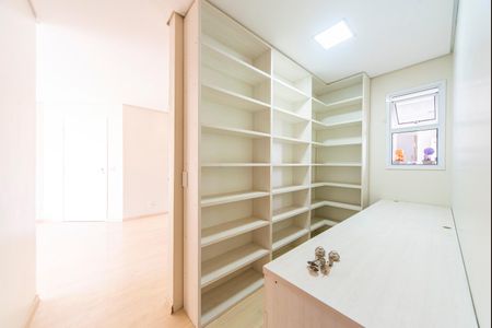 Apartamento à venda com 90m², 3 quartos e 2 vagas Apartamento à venda com 90m², 3 quartos e 2 vagasEscritório