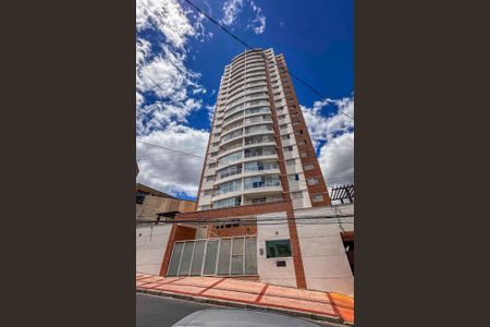 Apartamento à venda com 90m², 3 quartos e 2 vagas Apartamento à venda com 90m², 3 quartos e 2 vagasFachada e portaria