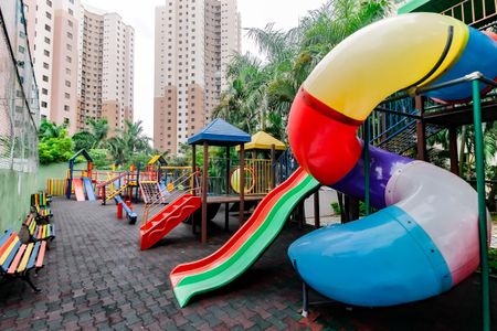 Apartamento à venda com 68m², 2 quartos e 1 vaga Apartamento à venda com 68m², 2 quartos e 1 vagaÁrea comum - Playground