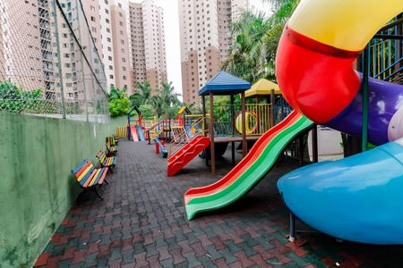 Apartamento à venda com 68m², 2 quartos e 1 vaga Apartamento à venda com 68m², 2 quartos e 1 vagaÁrea comum - Playground