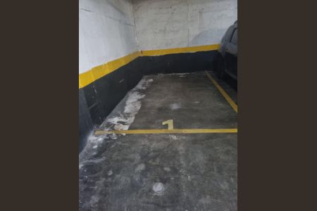 Apartamento para alugar com 120m², 4 quartos e 1 vaga Apartamento para alugar com 120m², 4 quartos e 1 vagaGaragem