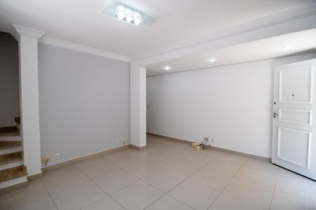 Sala de casa à venda com 3 quartos, 150m² em Rio Pequeno, São Paulo