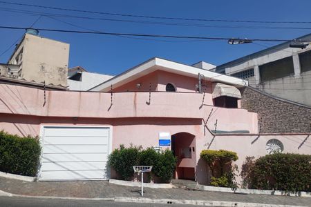 Casa à venda com 140m², 3 quartos e 4 vagasFachada