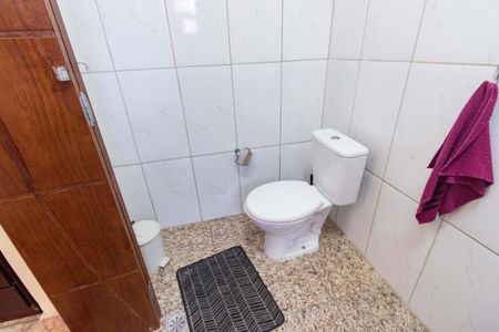Casa à venda com 140m², 3 quartos e 4 vagasBanheiro da Suíte 2