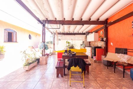 Casa à venda com 140m², 3 quartos e 4 vagasÁrea comum