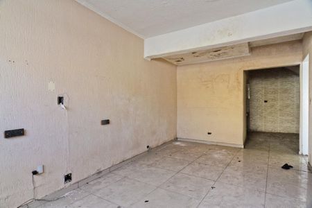 Sala de casa à venda com 3 quartos, 210m² em Vila Carbone, São Paulo