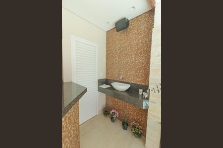 Casa de condomínio à venda com 190m², 4 quartos e 5 vagas