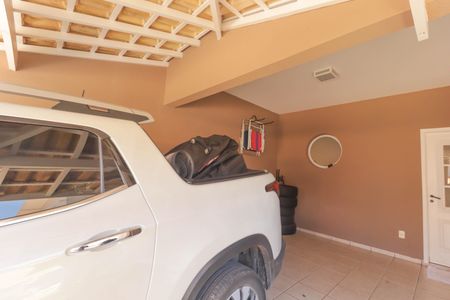 Casa de condomínio à venda com 190m², 4 quartos e 5 vagas