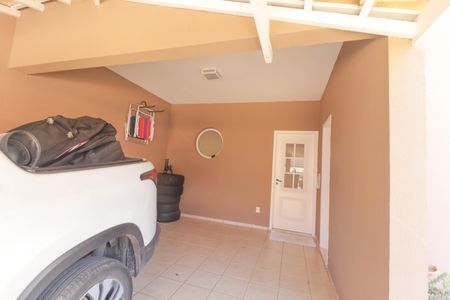 Casa de condomínio à venda com 190m², 4 quartos e 5 vagas