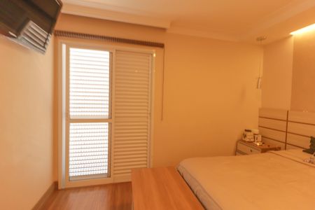 Casa de condomínio à venda com 190m², 4 quartos e 5 vagas