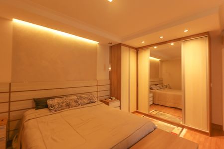 Casa de condomínio à venda com 190m², 4 quartos e 5 vagas