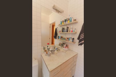 Casa de condomínio à venda com 190m², 4 quartos e 5 vagas