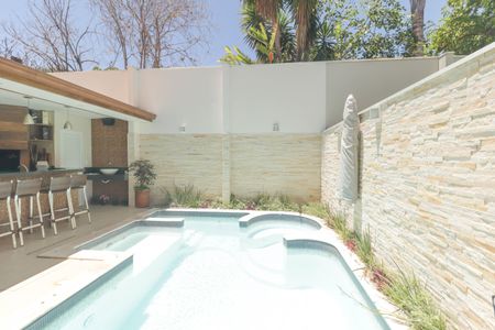 Casa de condomínio à venda com 190m², 4 quartos e 5 vagas