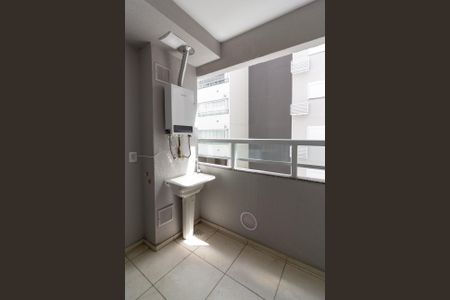 Apartamento para alugar com 40m², 2 quartos e 1 vaga Apartamento para alugar com 40m², 2 quartos e 1 vagaVaranda e Área de Serviço