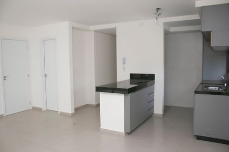 Apartamento à venda com 74m², 2 quartos e 2 vagasSala