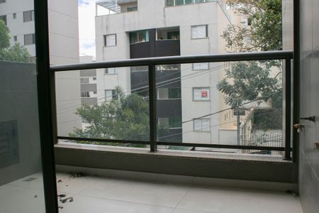 Apartamento à venda com 74m², 2 quartos e 2 vagasVaranda