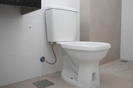 Apartamento à venda com 74m², 2 quartos e 2 vagasBanheiro da Suíte 1