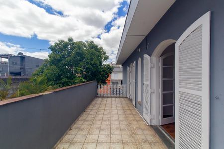 Casa à venda com 336m², 4 quartos e 3 vagasVaranda do Quarto 2 e 3