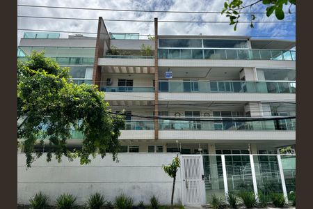 Apartamento à venda com 108m², 3 quartos e 2 vagas Apartamento à venda com 108m², 3 quartos e 2 vagasFachada