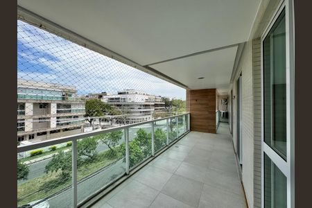 Apartamento à venda com 108m², 3 quartos e 2 vagas Apartamento à venda com 108m², 3 quartos e 2 vagasVaranda