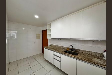 Apartamento à venda com 108m², 3 quartos e 2 vagas Apartamento à venda com 108m², 3 quartos e 2 vagasCozinha e Área de Serviço