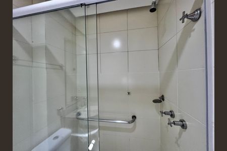 Apartamento à venda com 108m², 3 quartos e 2 vagas Apartamento à venda com 108m², 3 quartos e 2 vagasBanheiro Suítes canadenses